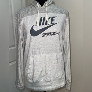 Nike light gray long sleeve top